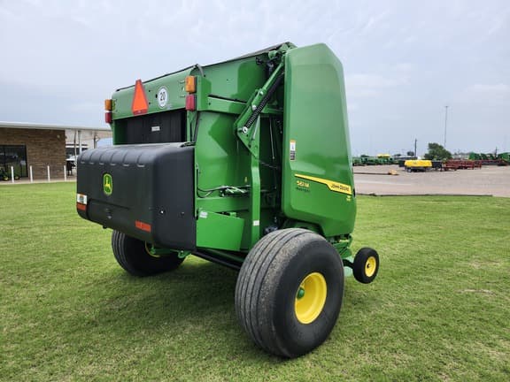 Image of John Deere 561M equipment image 4
