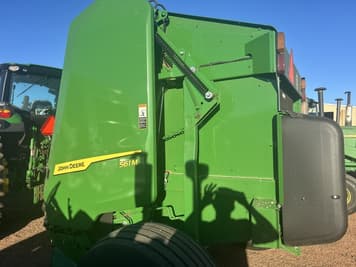 Main image John Deere 561M