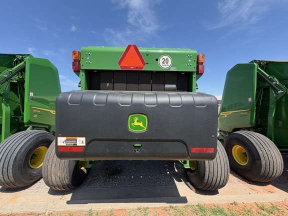 Image of John Deere 561M equipment image 3