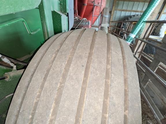 Image of John Deere 561M equipment image 4