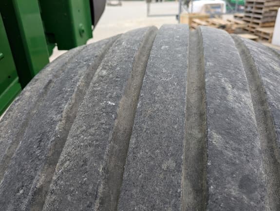 Image of John Deere 561M equipment image 3