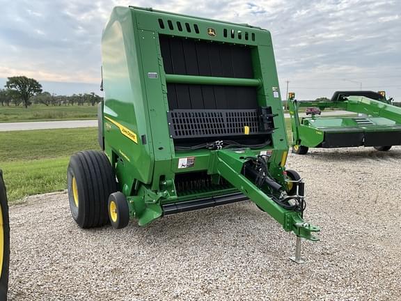 Image of John Deere 561M Silage Special equipment image 2