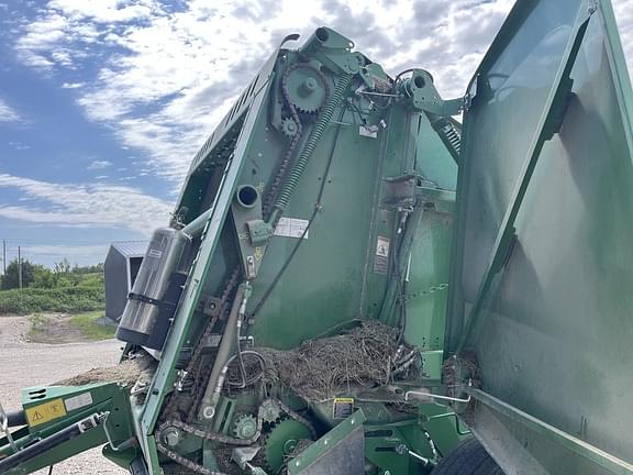 Image of John Deere 561M equipment image 4