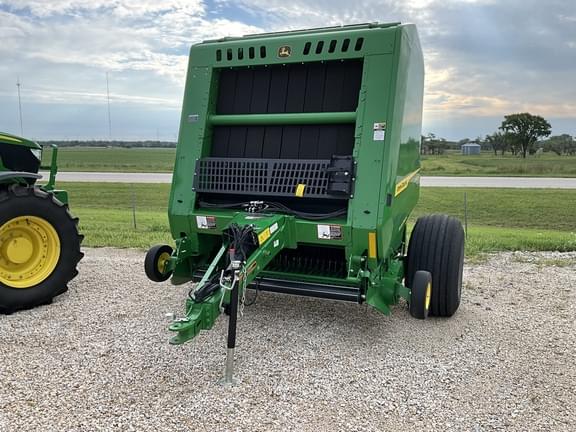 Image of John Deere 561M Silage Special equipment image 1