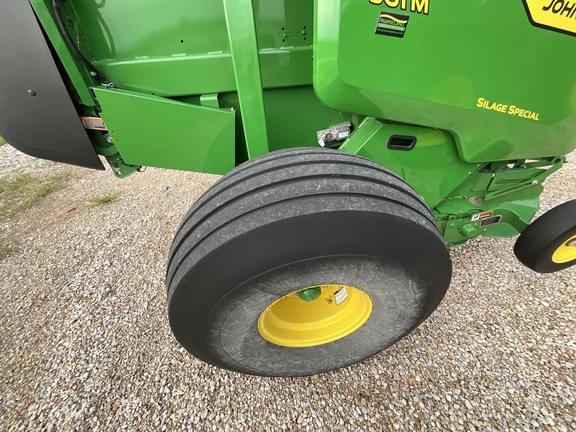 Image of John Deere 561M Silage Special equipment image 3