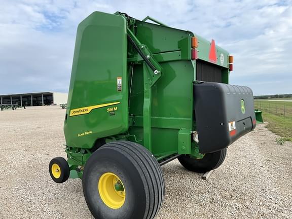 Image of John Deere 561M Silage Special equipment image 4