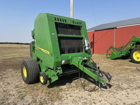 Image of John Deere 561M equipment image 3