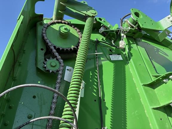 Image of John Deere 561M equipment image 4