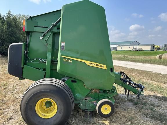 Image of John Deere 561M equipment image 3