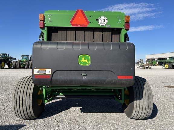 Image of John Deere 561M equipment image 3