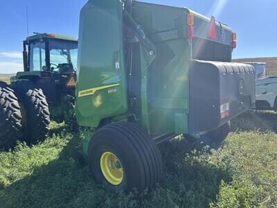 Image of John Deere 561M equipment image 1