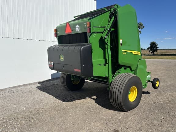 Image of John Deere 561R equipment image 3