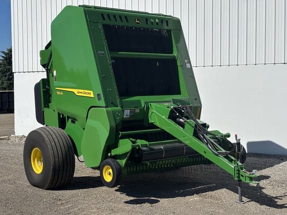 Image of John Deere 561R equipment image 1