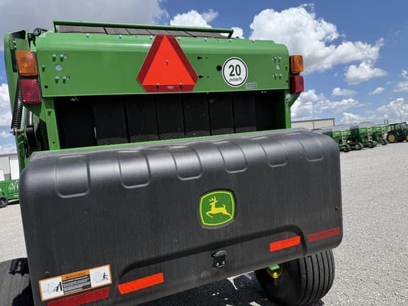 Image of John Deere 561R equipment image 3