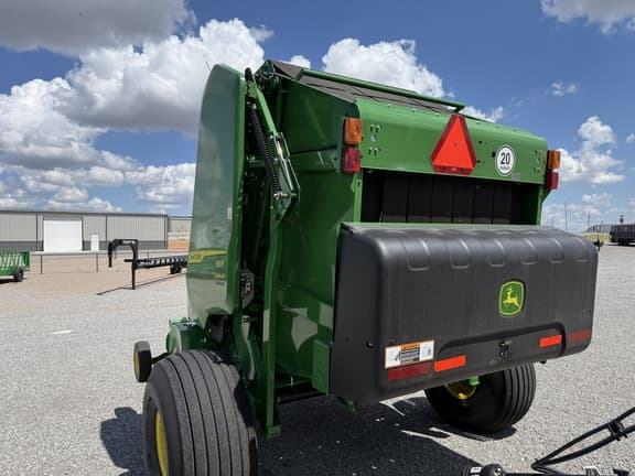 Image of John Deere 561R equipment image 2
