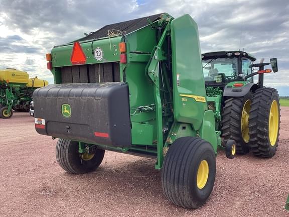 Image of John Deere 561R equipment image 4