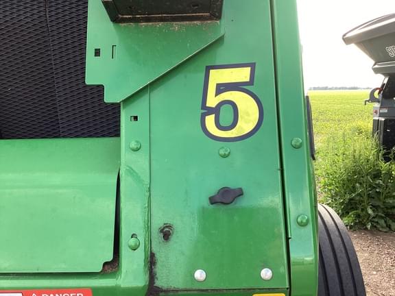 Image of John Deere 561R equipment image 4