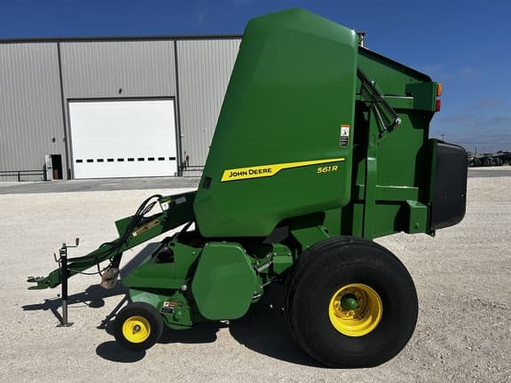 Image of John Deere 561R equipment image 1