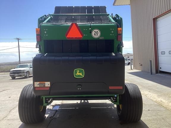 Image of John Deere 561R equipment image 4