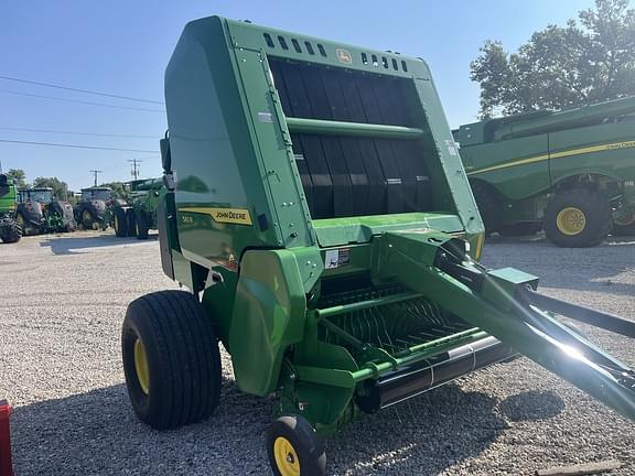 Image of John Deere 561R equipment image 2