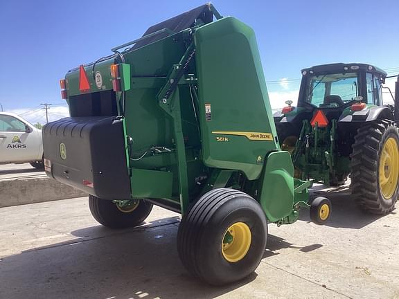 Image of John Deere 561R equipment image 3
