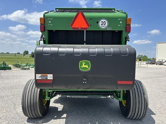 Image of John Deere 561R equipment image 3