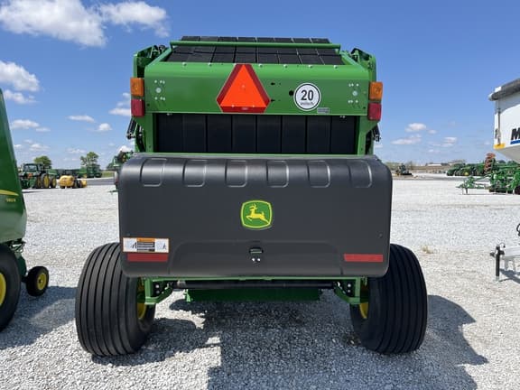 Image of John Deere 561R equipment image 4