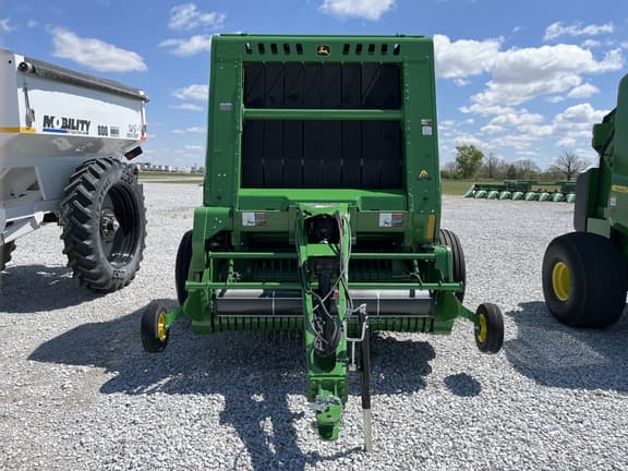 Image of John Deere 561R equipment image 1