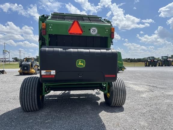 Image of John Deere 561R equipment image 3