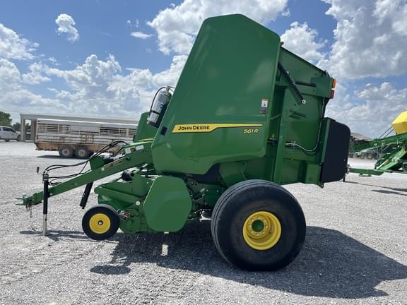 Image of John Deere 561R equipment image 1