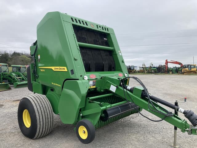Image of John Deere 561R equipment image 3