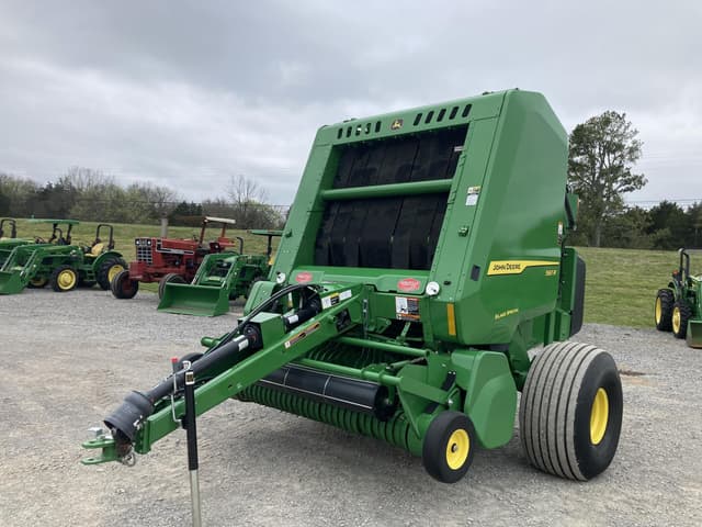 Image of John Deere 561R equipment image 1