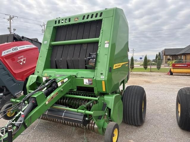 Image of John Deere 561R equipment image 4