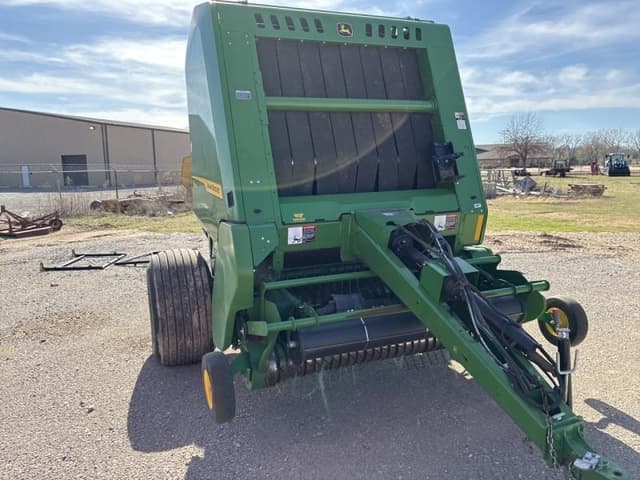 Image of John Deere 561R equipment image 1