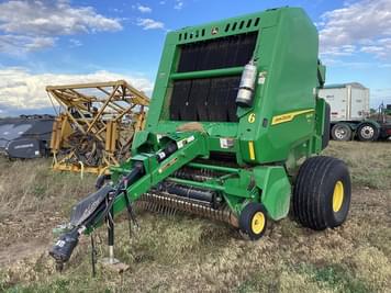 Main image John Deere 561R