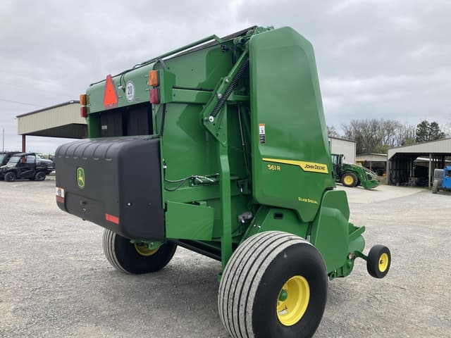 Image of John Deere 561R equipment image 2