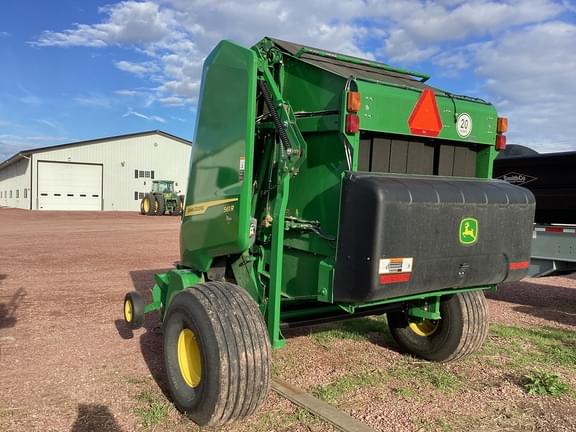 Image of John Deere 561R equipment image 4