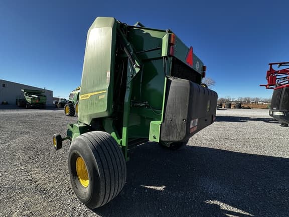 Image of John Deere 561R equipment image 2