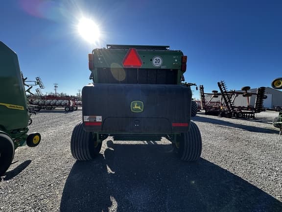 Image of John Deere 561R equipment image 3