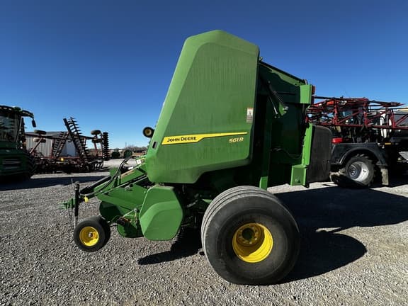 Image of John Deere 561R equipment image 1