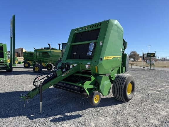 Main image John Deere 561R