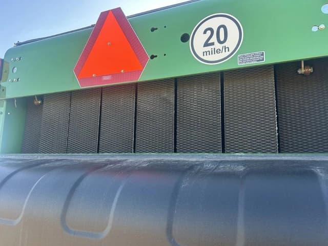 Image of John Deere 561R equipment image 4