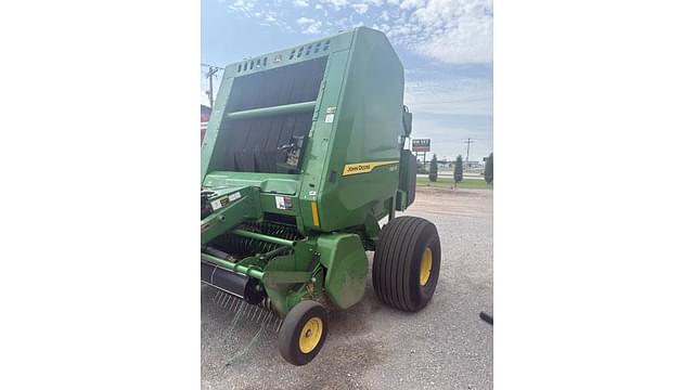 Image of John Deere 561R equipment image 3