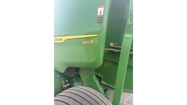 Image of John Deere 561R equipment image 2