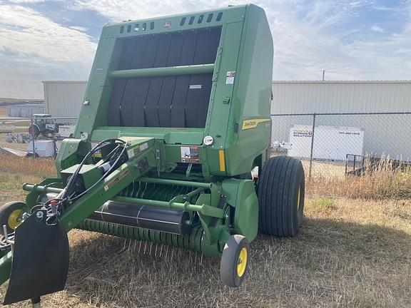 Image of John Deere 561R equipment image 2