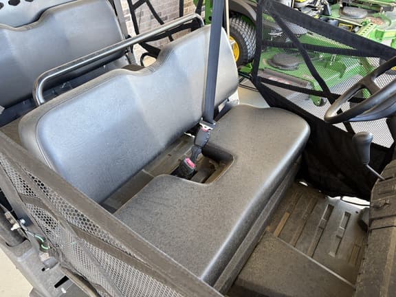 Image of John Deere XUV 590M S4 equipment image 4