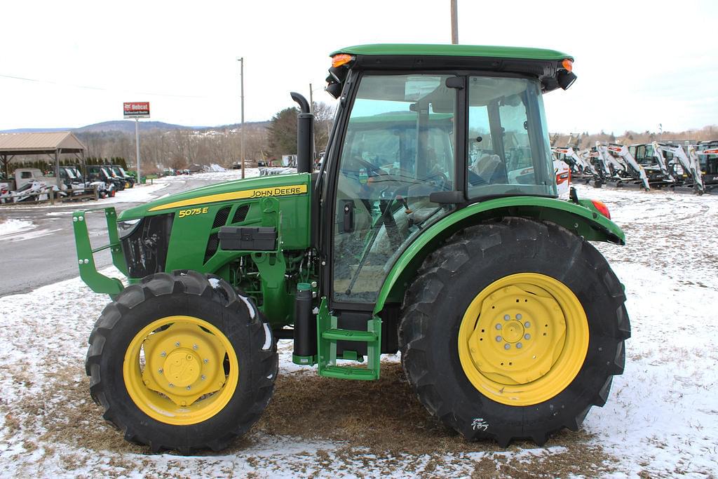 Image of John Deere 5075E Primary image