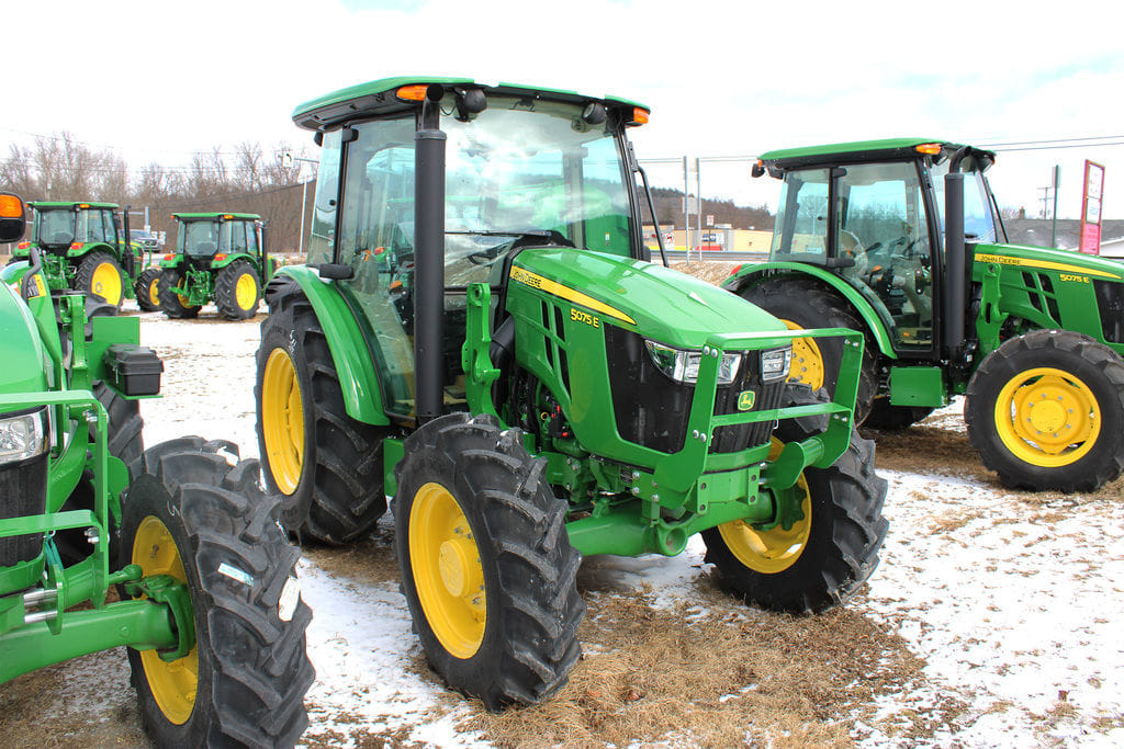 Main image John Deere 5075E