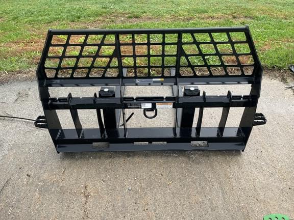 Image of John Deere Pallet Forks equipment image 2