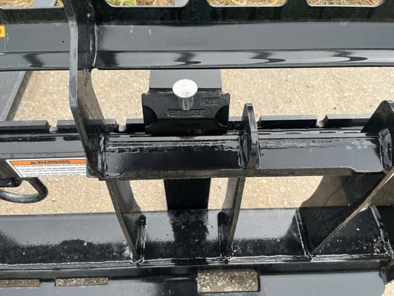Image of John Deere Pallet Forks equipment image 3